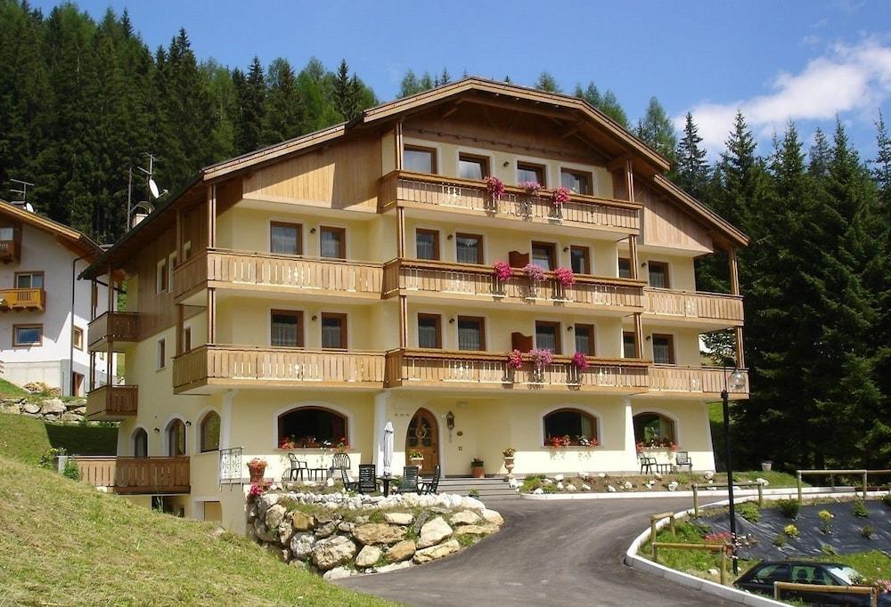 Hotel Mondeval Selva di Cadore Exteriör bild